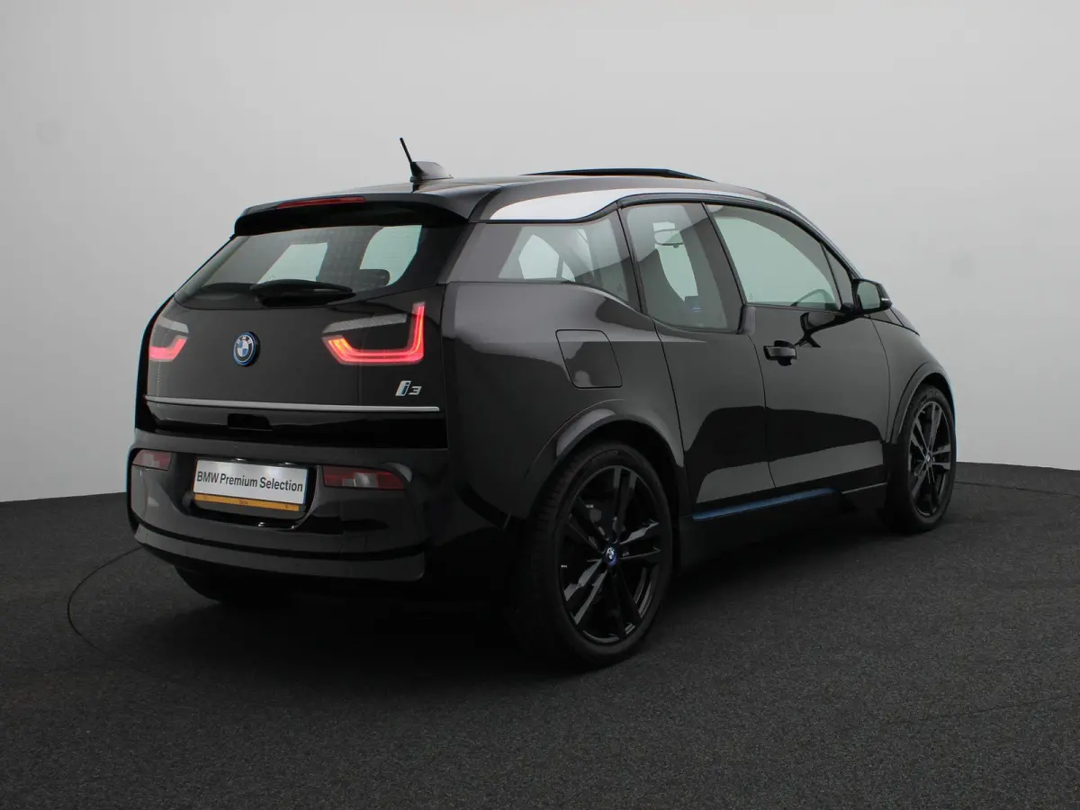 120 Ah Sportpakket | Achteruitrijcamera | Schuif-/ Kanteldak | Navigatie Prof | Apple Carplay |20''