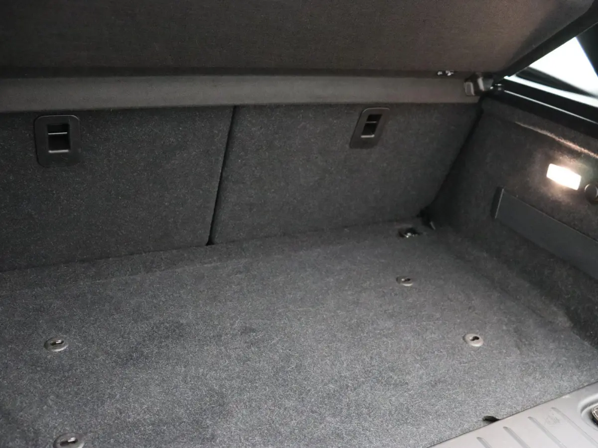 120 Ah Sportpakket | Achteruitrijcamera | Schuif-/ Kanteldak | Navigatie Prof | Apple Carplay |20''