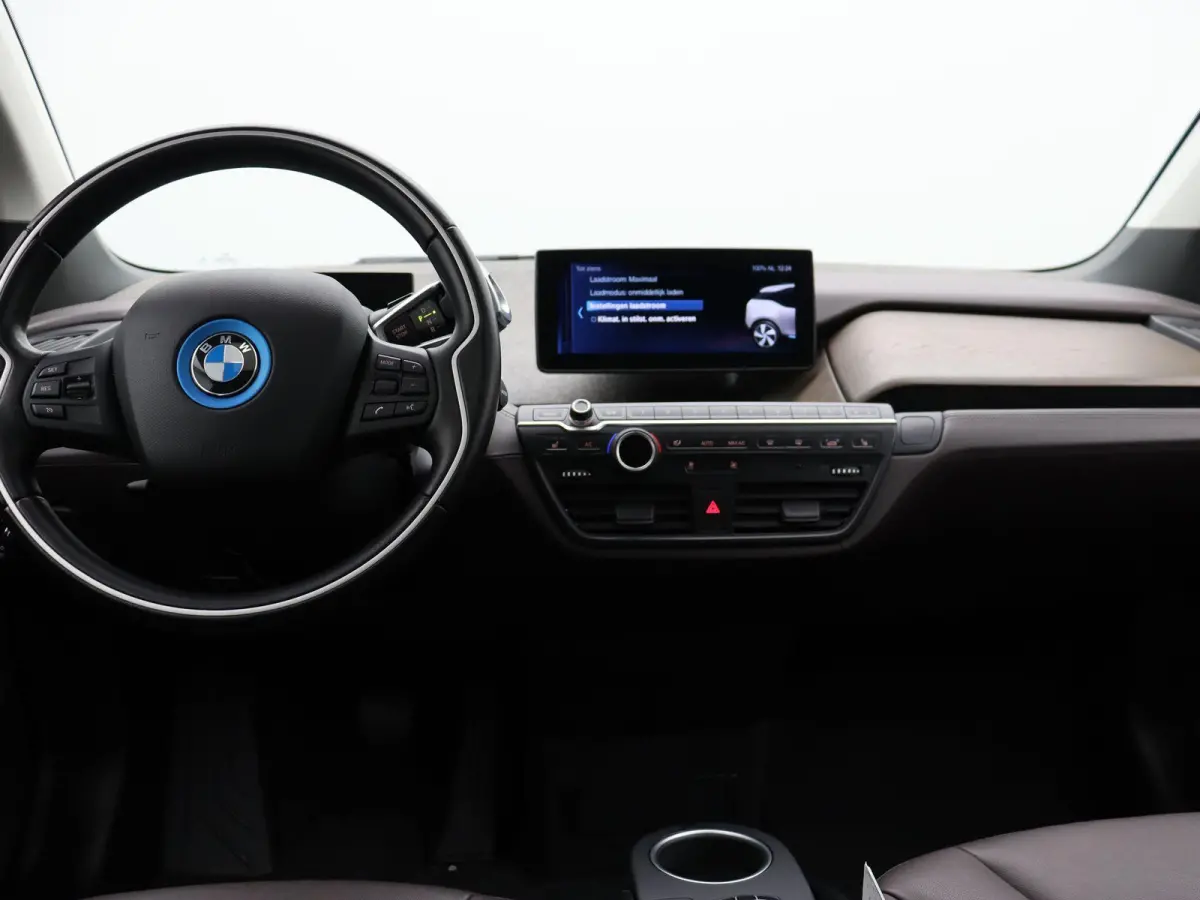 120 Ah Sportpakket | Achteruitrijcamera | Schuif-/ Kanteldak | Navigatie Prof | Apple Carplay |20''
