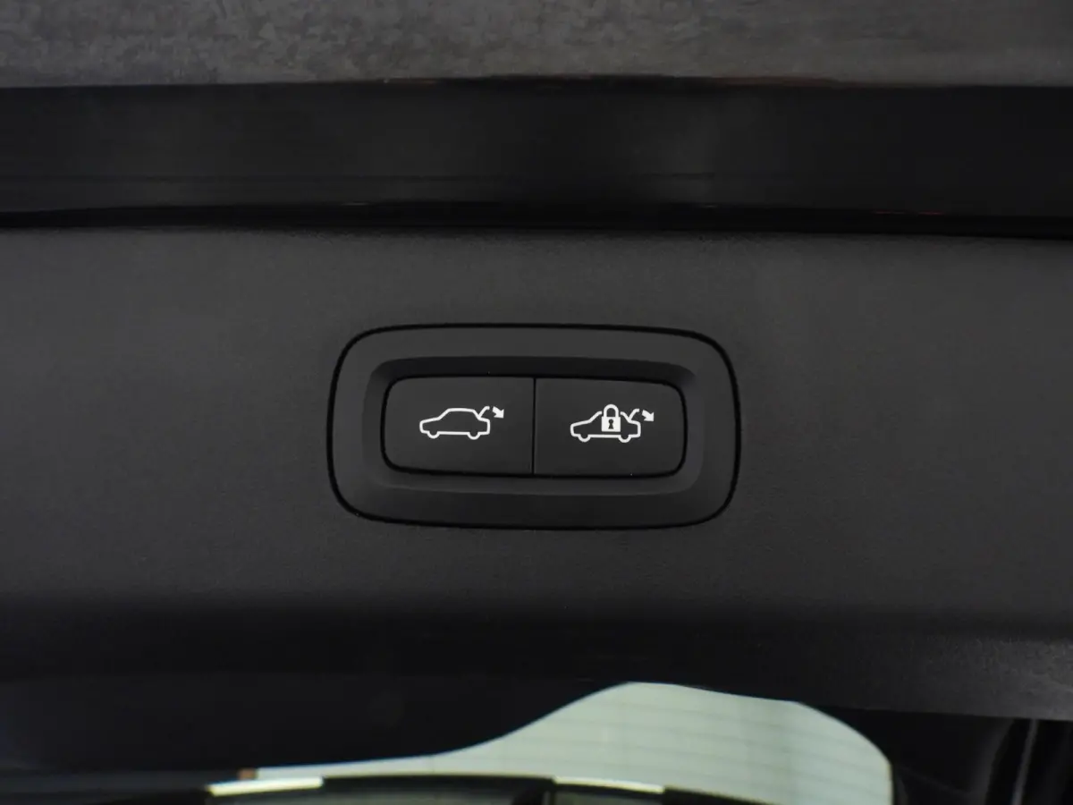1.5 PHEV BlackEdition NAVI/360CAM/SCHUIFDAK/LED/20"LMV!