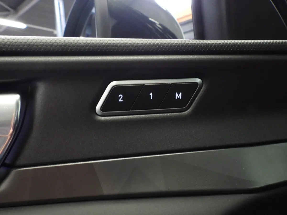 1.5 PHEV BlackEdition NAVI/360CAM/SCHUIFDAK/LED/20"LMV!