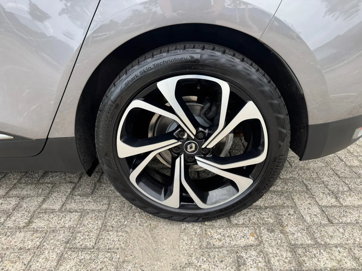 1.3 TCe Bose Automaat,7p. Audio/Navigatie,Carplay,Parksensoren/Camera,