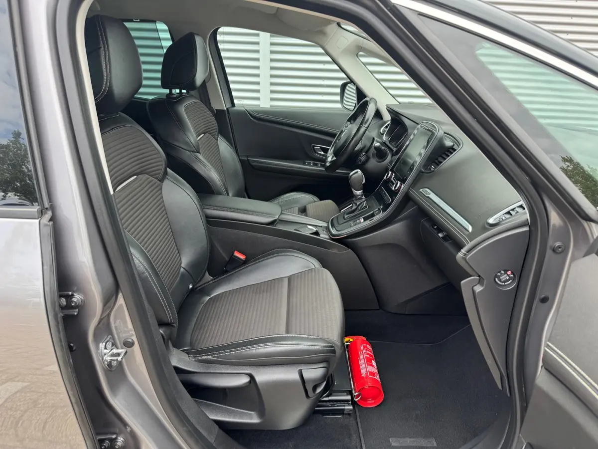 1.3 TCe Bose Automaat,7p. Audio/Navigatie,Carplay,Parksensoren/Camera,