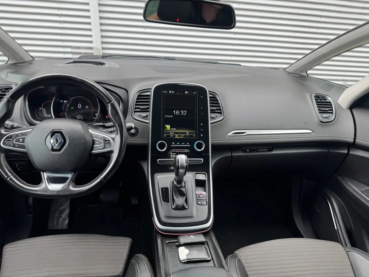 1.3 TCe Bose Automaat,7p. Audio/Navigatie,Carplay,Parksensoren/Camera,