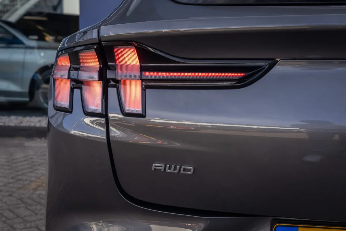 Extended First Edition AWD 98 kWh | Adaptief Cruise control | Elek. stoelen met geheugen | Achteruitrijcamera / 360 Camera | Winterpack | B&O | Led koplampen | Cruise control adaptief met St
