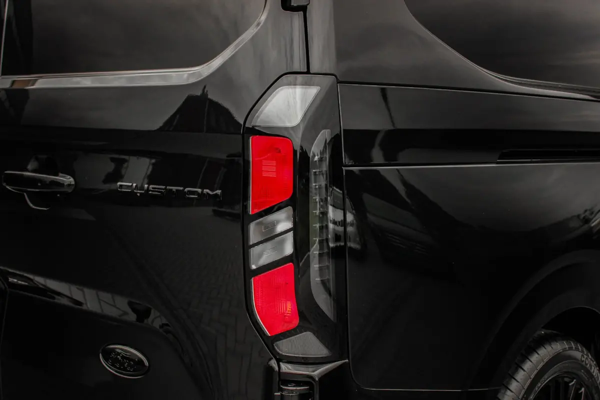 320 2.0 TDCI L2H1 Limited 170PK JB-EDITION / DRIVER ASSISTANCE PACK / 3- ZITS / MY2024 / CAMERA / ADAP.CRUISE