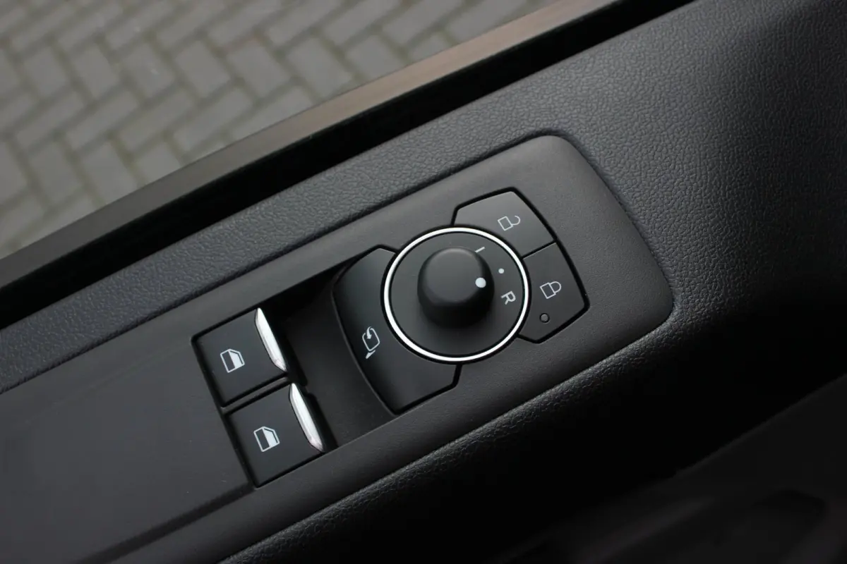 320 2.0 TDCI L2H1 Limited 170PK JB-EDITION / DRIVER ASSISTANCE PACK / 3- ZITS / MY2024 / CAMERA / ADAP.CRUISE