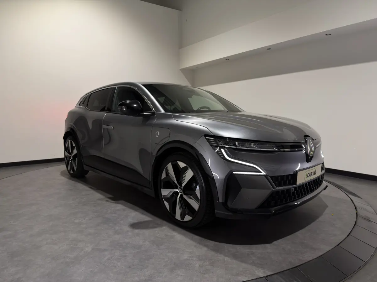 EV40 Boost Charge Equilibre | Airco | LED koplampen | apple carplay | ACC