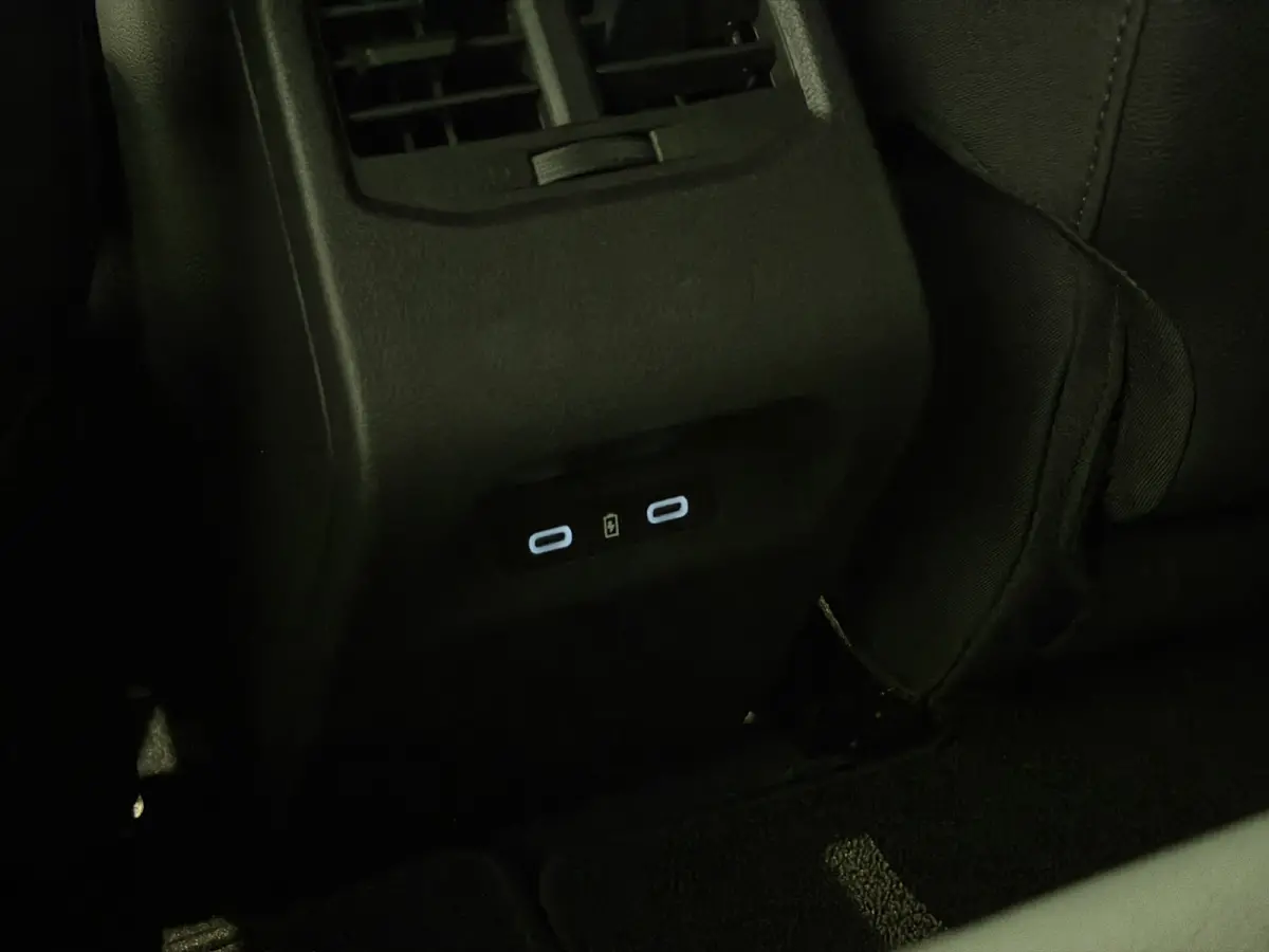 EV40 Boost Charge Equilibre | Airco | LED koplampen | apple carplay | ACC