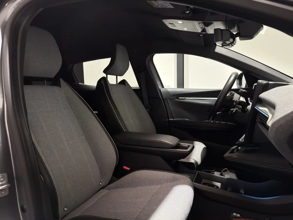 EV40 Boost Charge Equilibre | Airco | LED koplampen | apple carplay | ACC