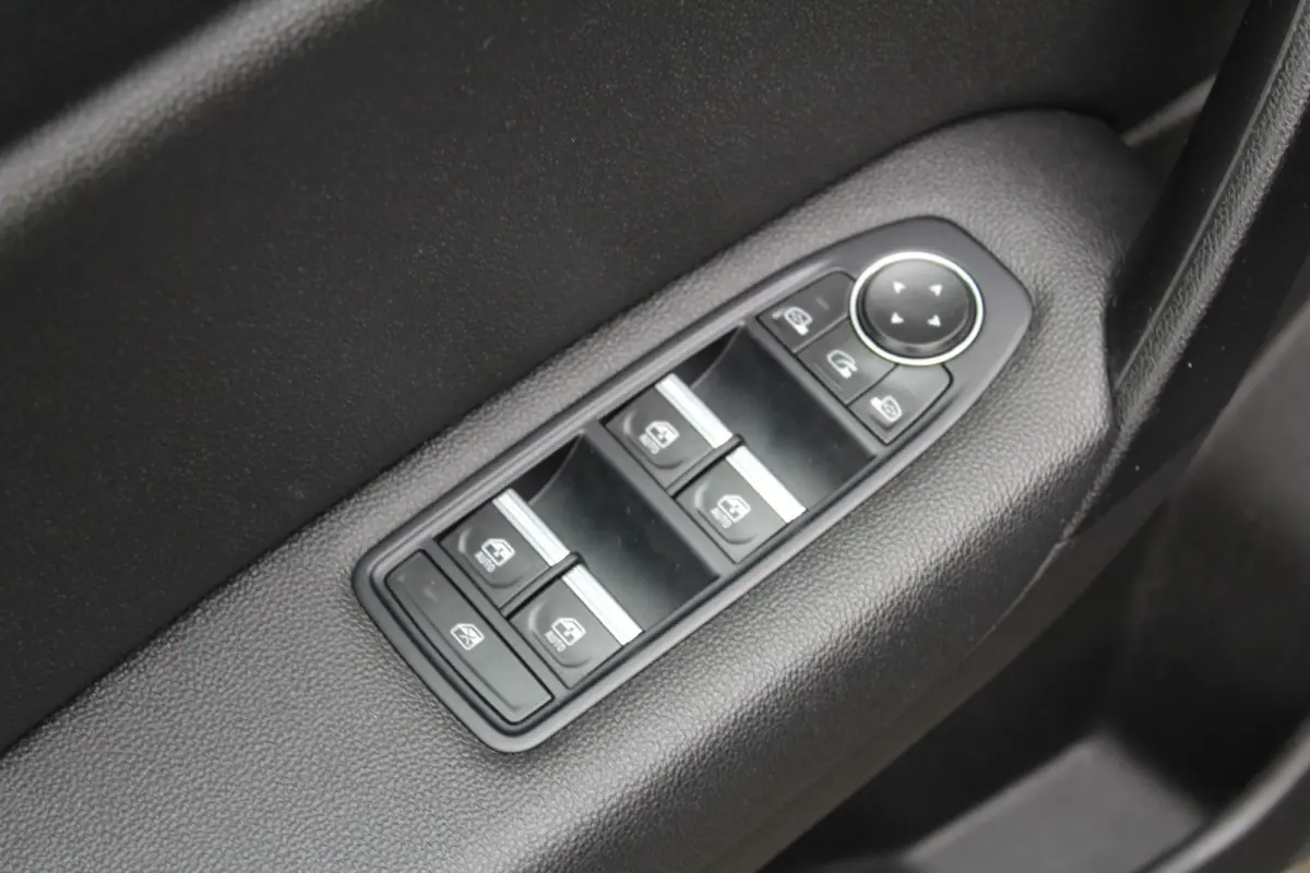1.0 TCe 100 Intens 100PK | Parkeercamera | Navigatie | Parkeersensoren | Climate Control