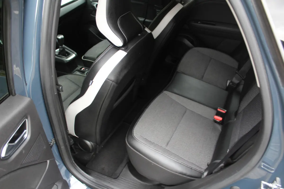 1.0 TCe 100 Intens 100PK | Parkeercamera | Navigatie | Parkeersensoren | Climate Control