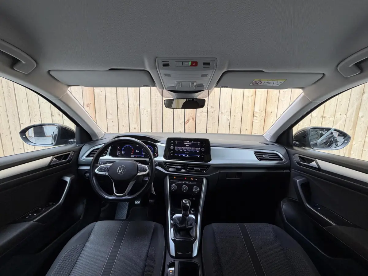 1.0 TSI Life 75 Edition Apple CarPlay/Android Auto | Airconditioning | Cruise control adaptief | LED koplampen | Lichtmetalen velgen | Rijstrooksensor | Getint glas | Achteruitrijcamera