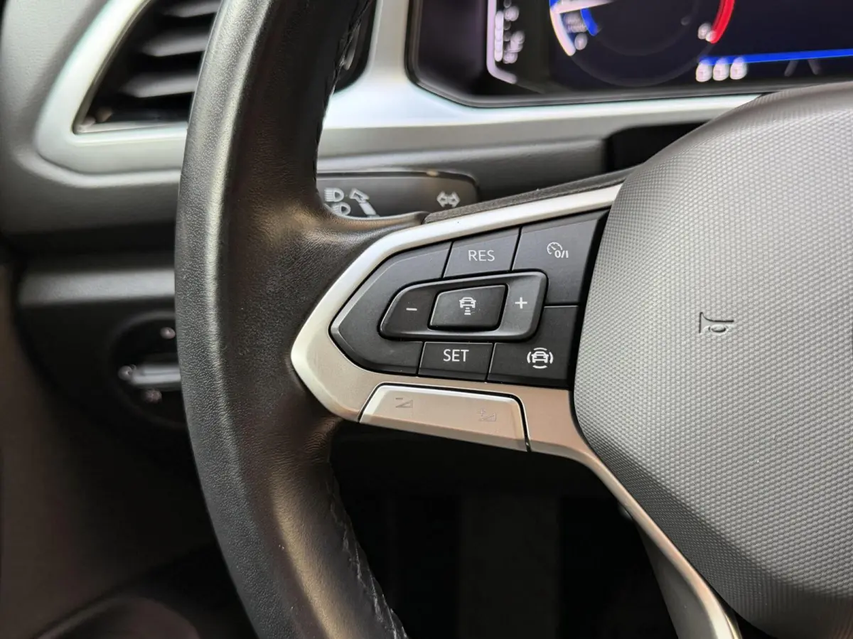 1.0 TSI Life 75 Edition Apple CarPlay/Android Auto | Airconditioning | Cruise control adaptief | LED koplampen | Lichtmetalen velgen | Rijstrooksensor | Getint glas | Achteruitrijcamera