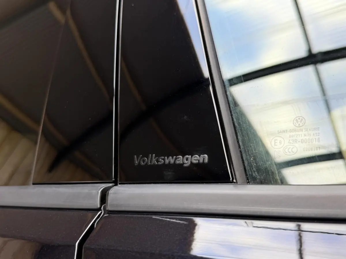 1.0 TSI Life 75 Edition Apple CarPlay/Android Auto | Airconditioning | Cruise control adaptief | LED koplampen | Lichtmetalen velgen | Rijstrooksensor | Getint glas | Achteruitrijcamera