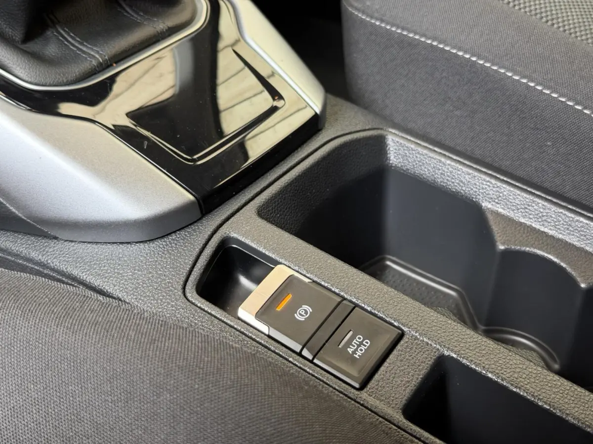 1.0 TSI Life 75 Edition Apple CarPlay/Android Auto | Airconditioning | Cruise control adaptief | LED koplampen | Lichtmetalen velgen | Rijstrooksensor | Getint glas | Achteruitrijcamera