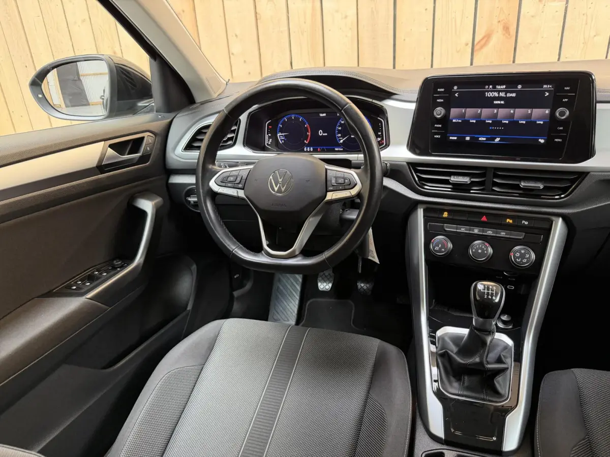 1.0 TSI Life 75 Edition Apple CarPlay/Android Auto | Airconditioning | Cruise control adaptief | LED koplampen | Lichtmetalen velgen | Rijstrooksensor | Getint glas | Achteruitrijcamera