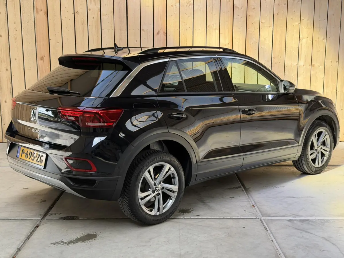 1.0 TSI Life 75 Edition Apple CarPlay/Android Auto | Airconditioning | Cruise control adaptief | LED koplampen | Lichtmetalen velgen | Rijstrooksensor | Getint glas | Achteruitrijcamera