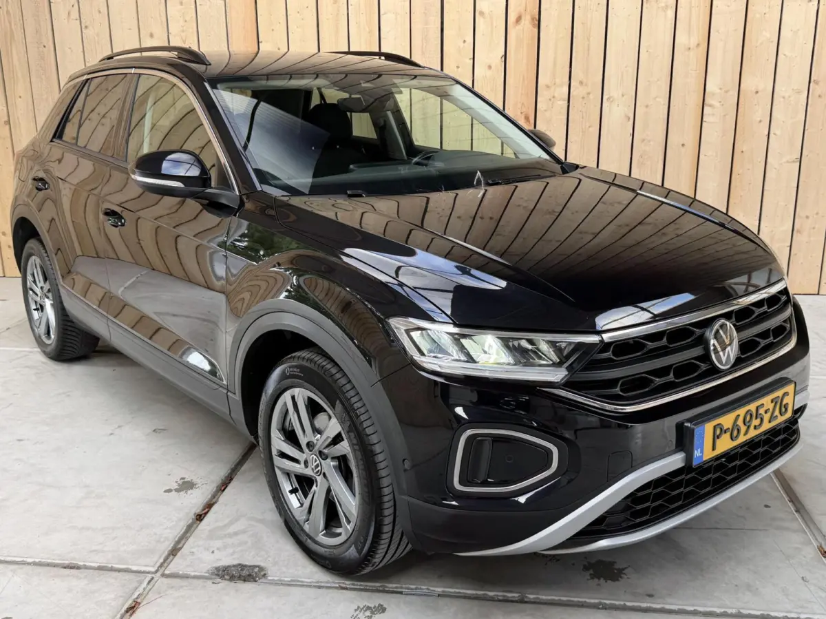 1.0 TSI Life 75 Edition Apple CarPlay/Android Auto | Airconditioning | Cruise control adaptief | LED koplampen | Lichtmetalen velgen | Rijstrooksensor | Getint glas | Achteruitrijcamera