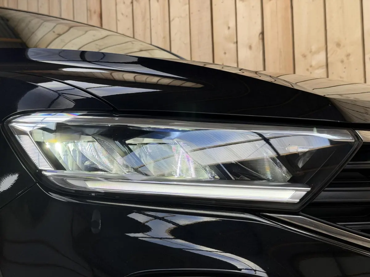 1.0 TSI Life 75 Edition Apple CarPlay/Android Auto | Airconditioning | Cruise control adaptief | LED koplampen | Lichtmetalen velgen | Rijstrooksensor | Getint glas | Achteruitrijcamera