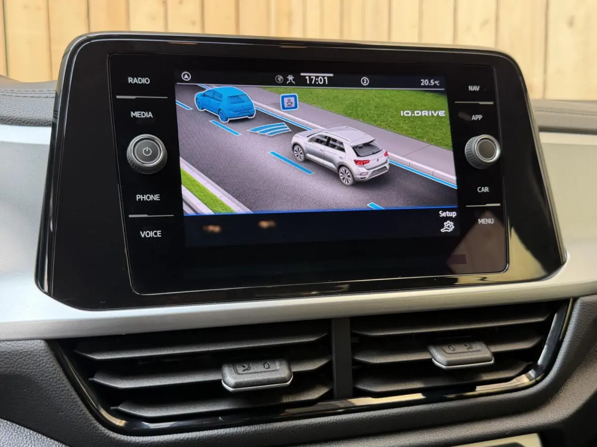 1.0 TSI Life 75 Edition Apple CarPlay/Android Auto | Airconditioning | Cruise control adaptief | LED koplampen | Lichtmetalen velgen | Rijstrooksensor | Getint glas | Achteruitrijcamera