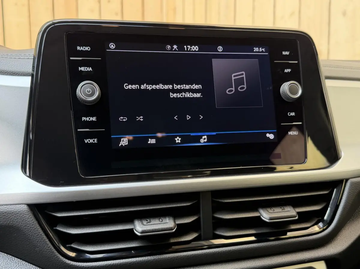 1.0 TSI Life 75 Edition Apple CarPlay/Android Auto | Airconditioning | Cruise control adaptief | LED koplampen | Lichtmetalen velgen | Rijstrooksensor | Getint glas | Achteruitrijcamera
