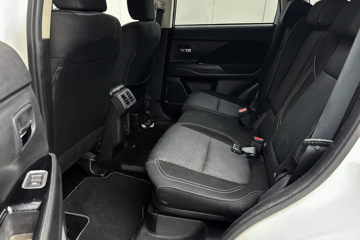 2.4 PHEV Pure | Trekhaak | Camera | Stoelverwarming | Airco