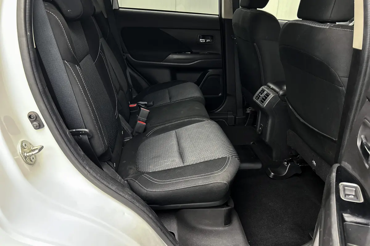 2.4 PHEV Pure | Trekhaak | Camera | Stoelverwarming | Airco