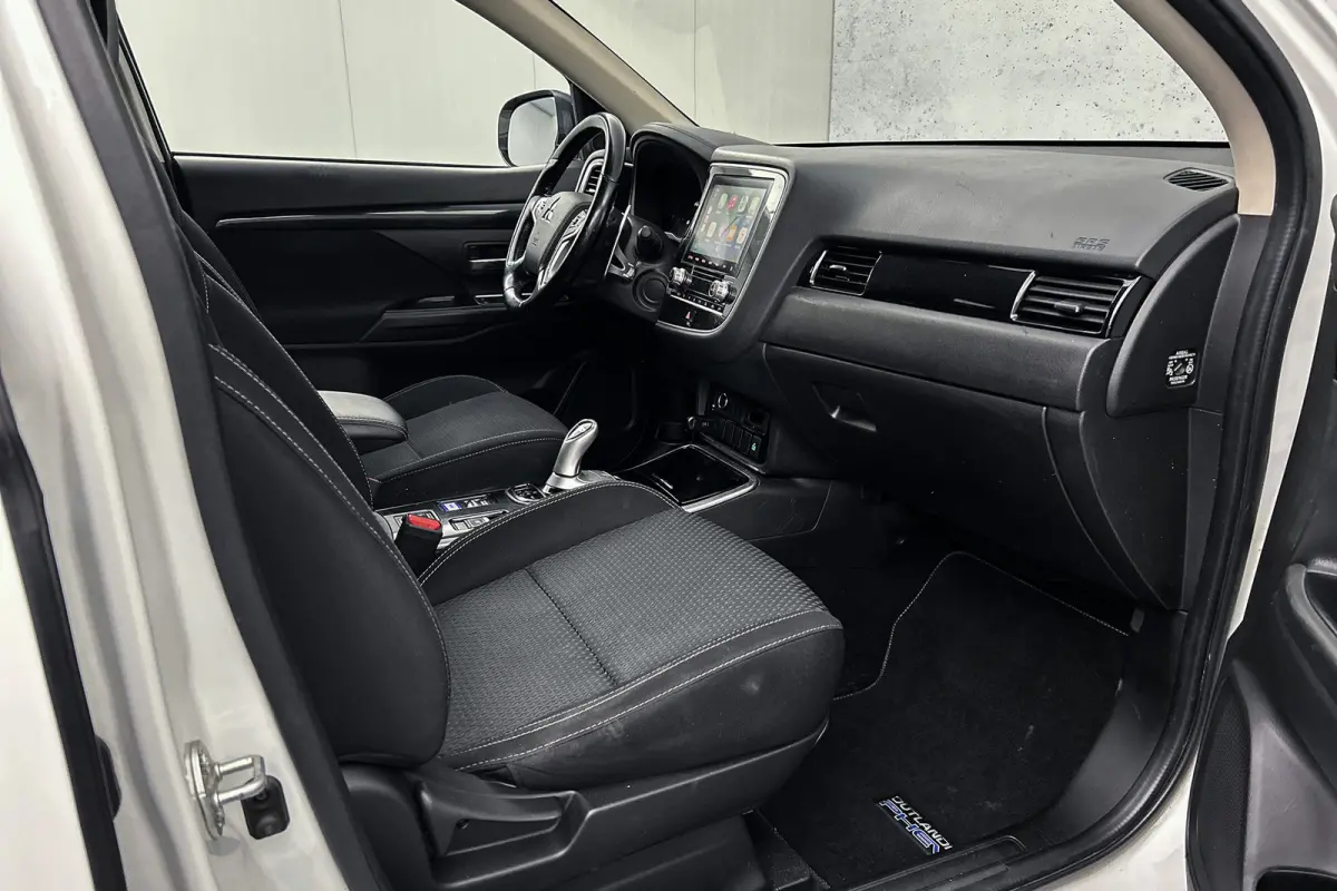 2.4 PHEV Pure | Trekhaak | Camera | Stoelverwarming | Airco