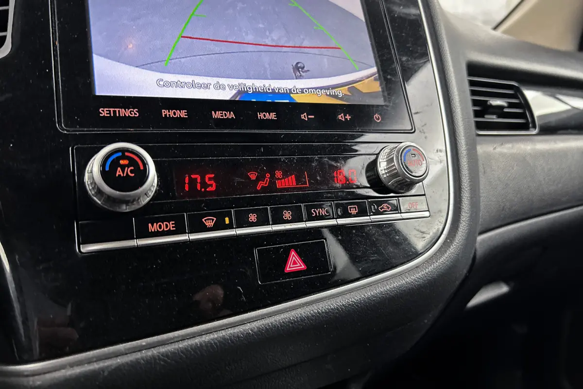 2.4 PHEV Pure | Trekhaak | Camera | Stoelverwarming | Airco