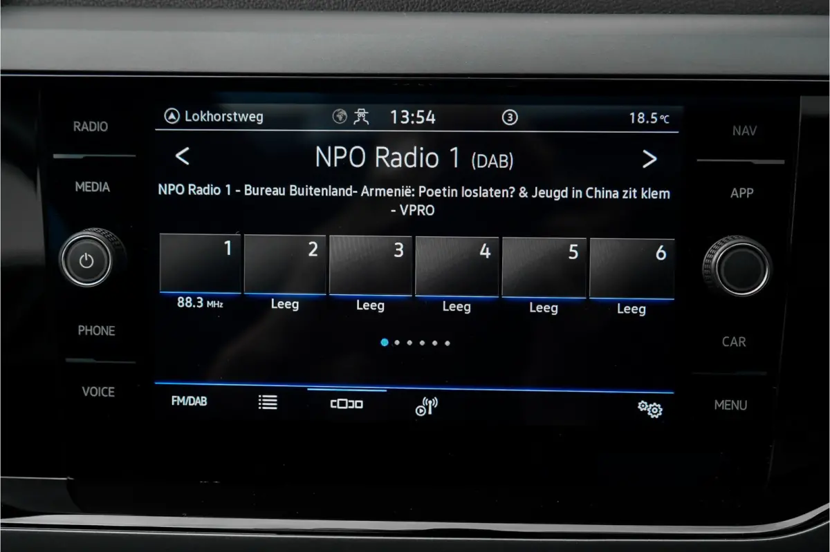 1.0 TSI R-Line Pano Camera IQ Light ACC Virtual Cockpit