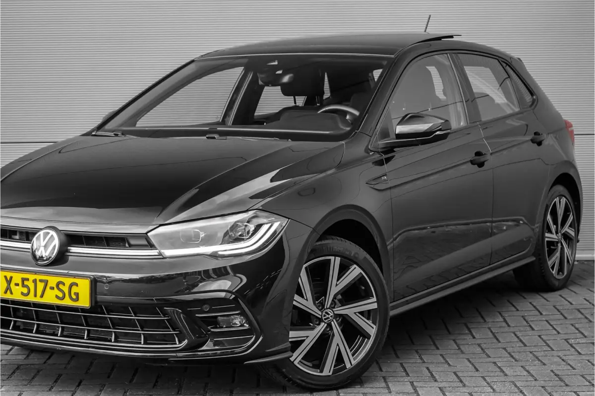 1.0 TSI R-Line Pano Camera IQ Light ACC Virtual Cockpit