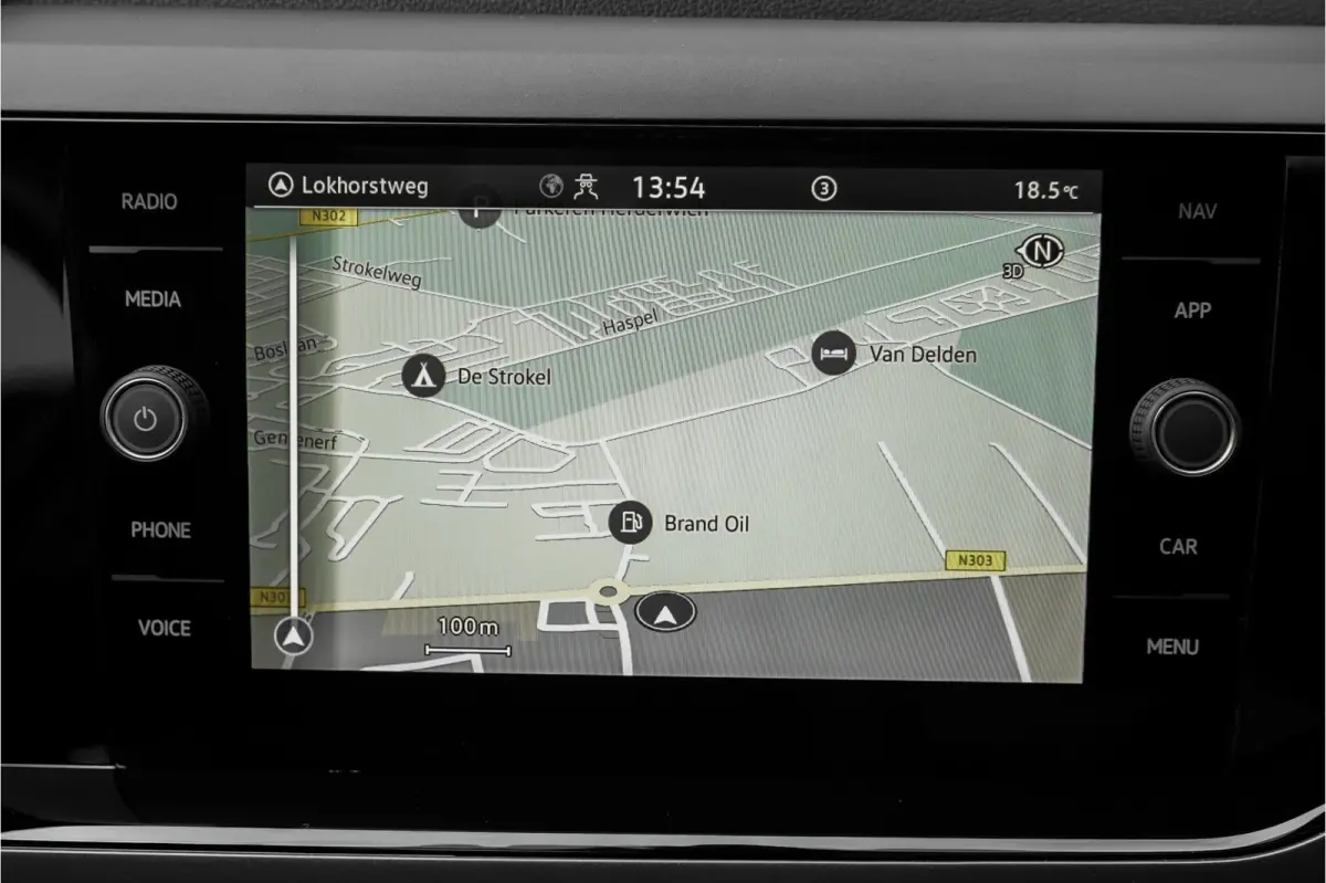1.0 TSI R-Line Pano Camera IQ Light ACC Virtual Cockpit