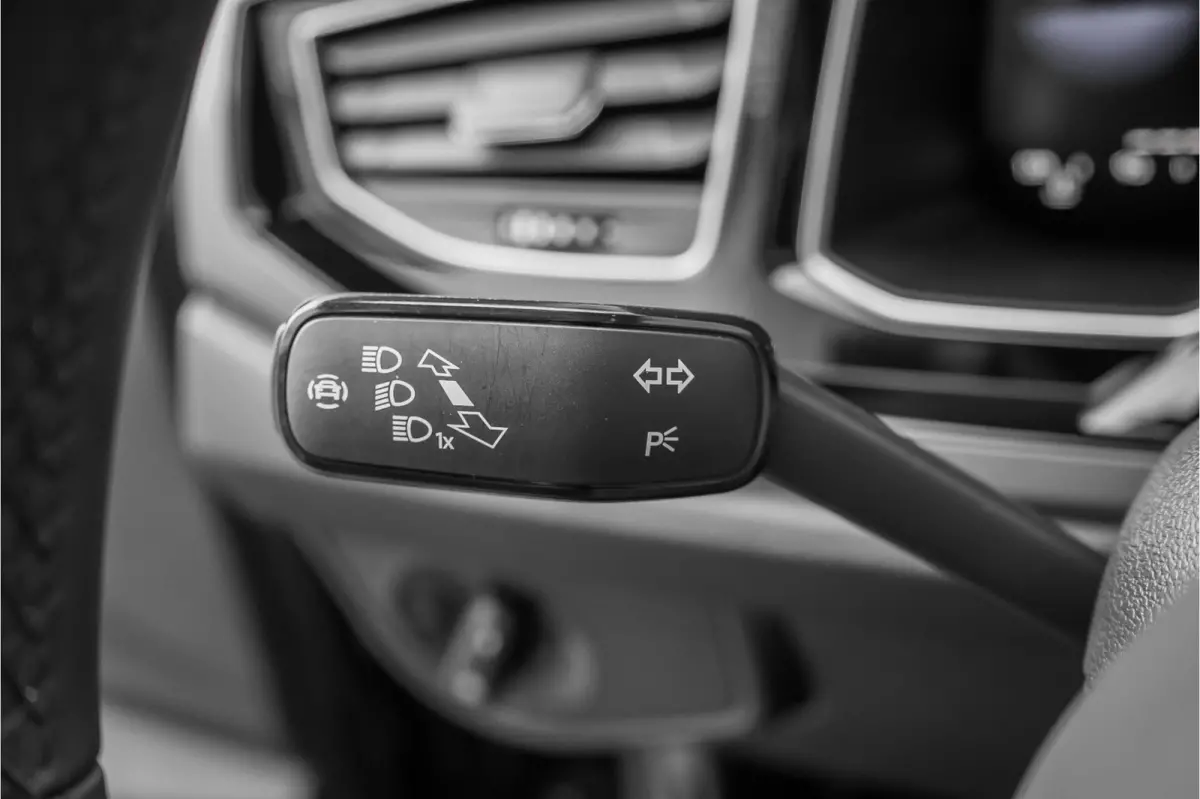 1.0 TSI R-Line Pano Camera IQ Light ACC Virtual Cockpit