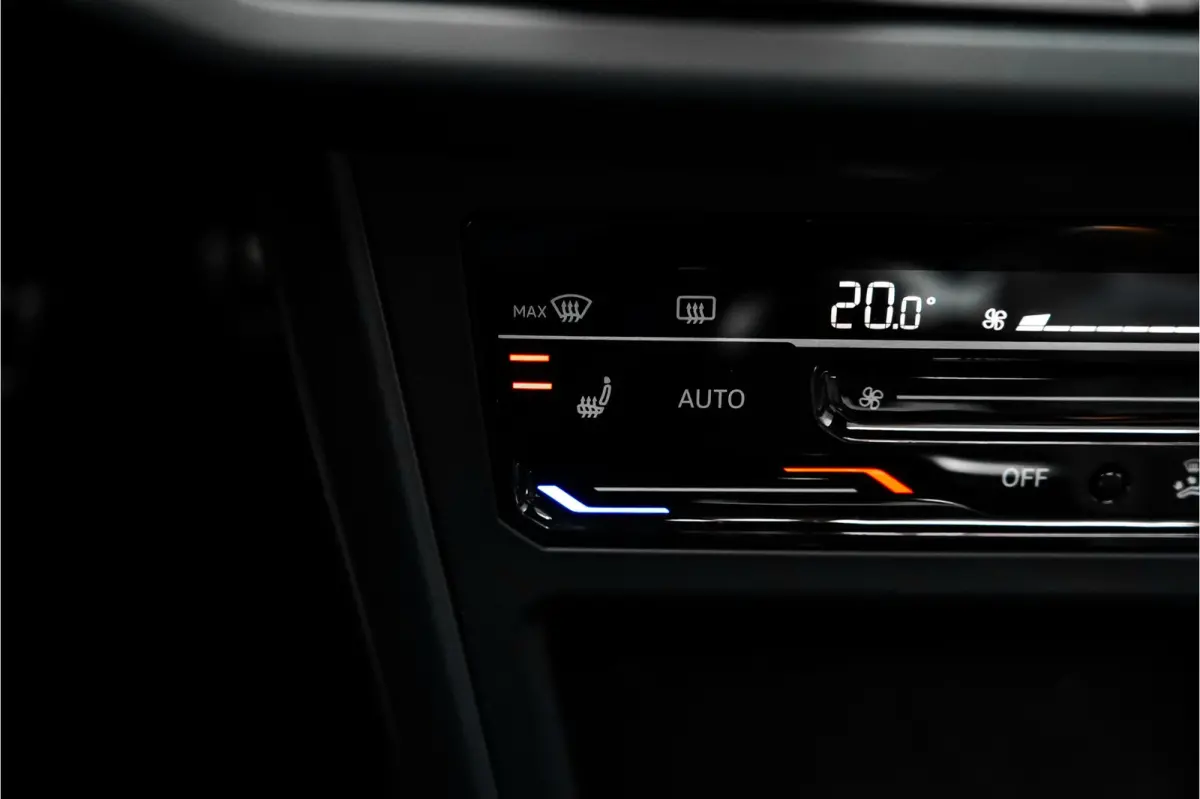 1.0 TSI R-Line Pano Camera IQ Light ACC Virtual Cockpit