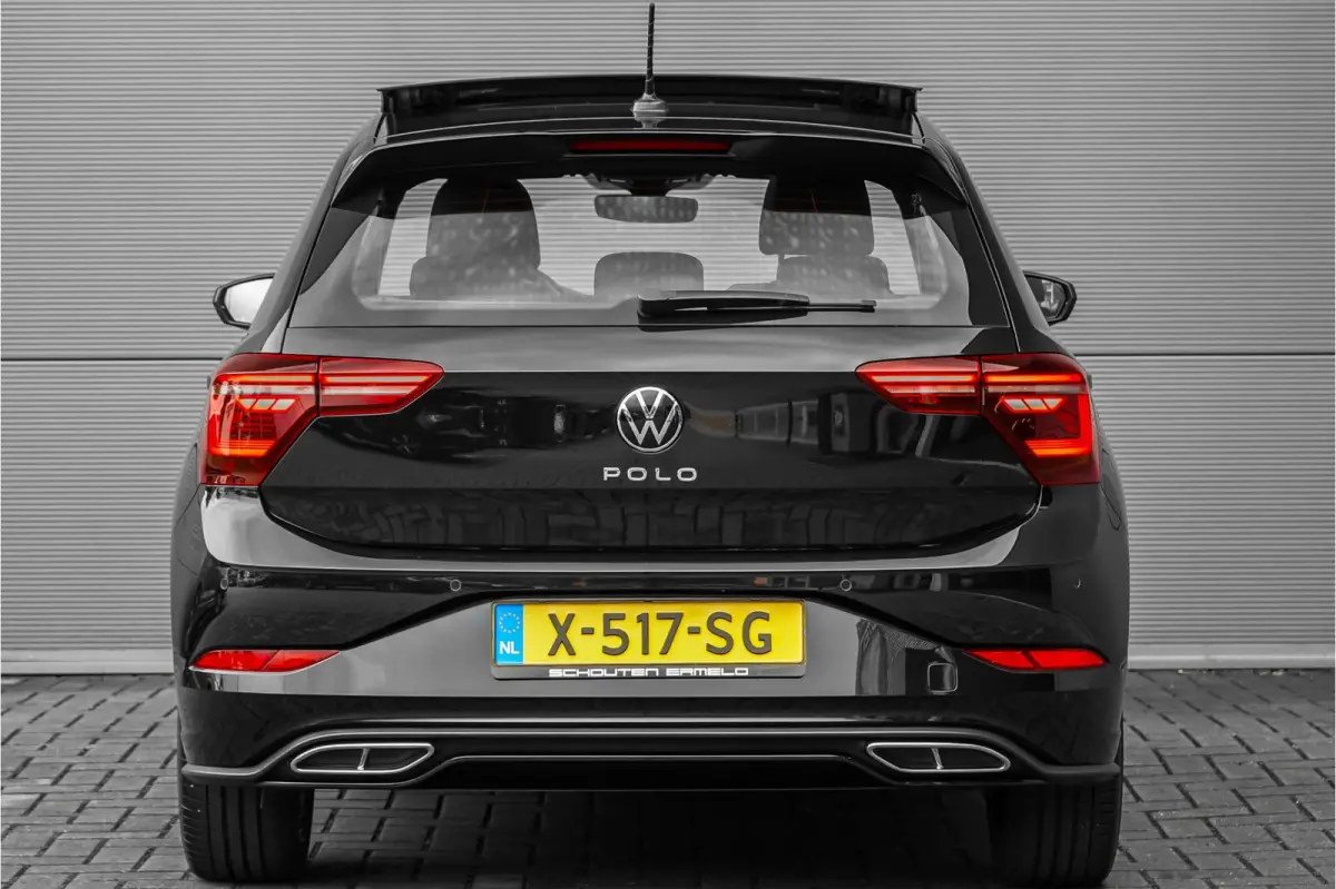 1.0 TSI R-Line Pano Camera IQ Light ACC Virtual Cockpit