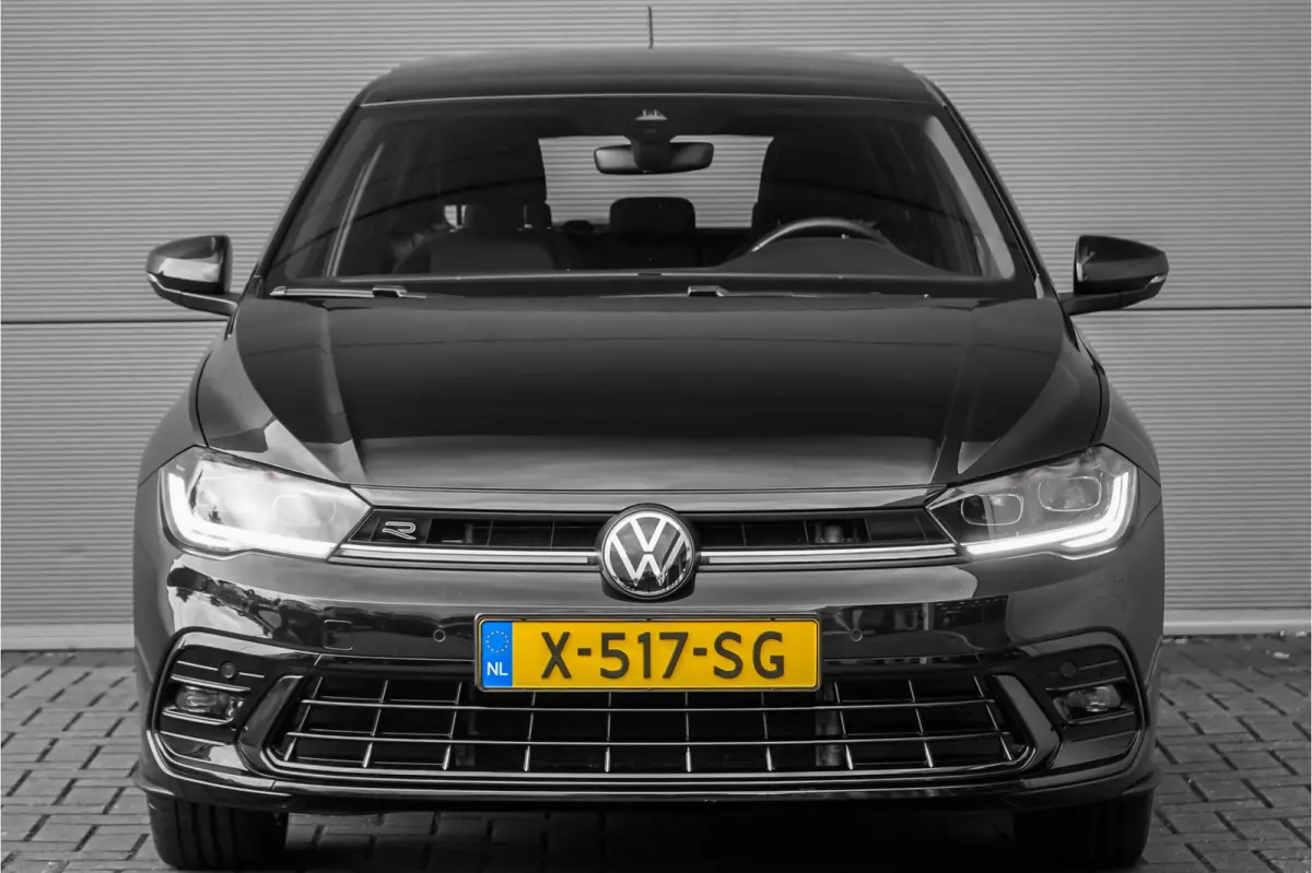 1.0 TSI R-Line Pano Camera IQ Light ACC Virtual Cockpit