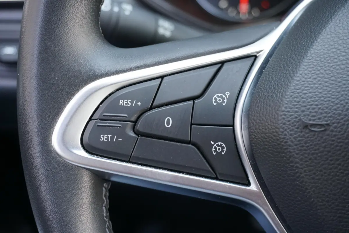 1.0 TCe Zen + CARPLAY / PDC / NAVIGATIE