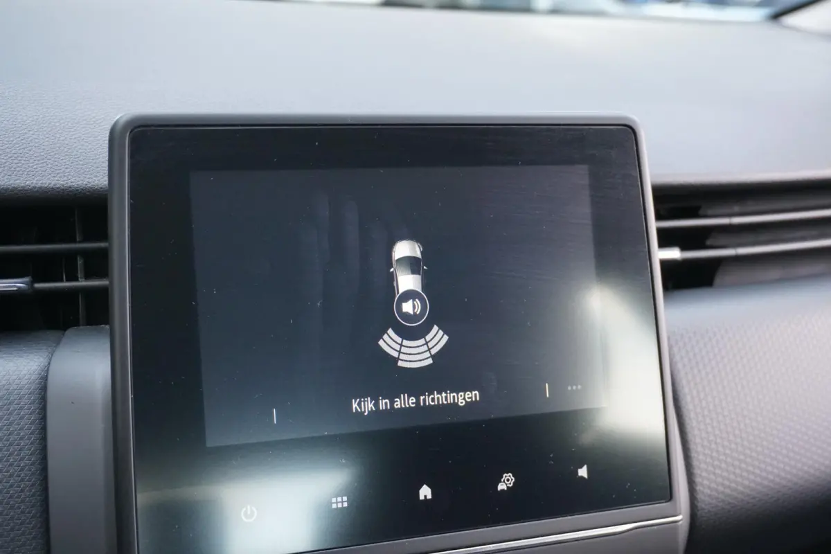 1.0 TCe Zen + CARPLAY / PDC / NAVIGATIE