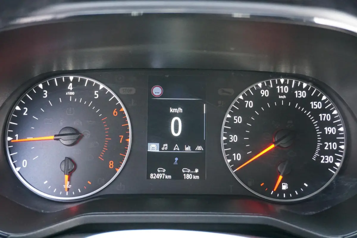 1.0 TCe Zen + CARPLAY / PDC / NAVIGATIE