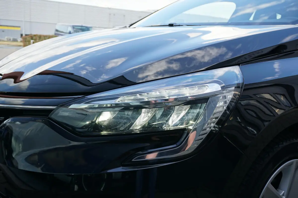 1.0 TCe Zen + CARPLAY / PDC / NAVIGATIE