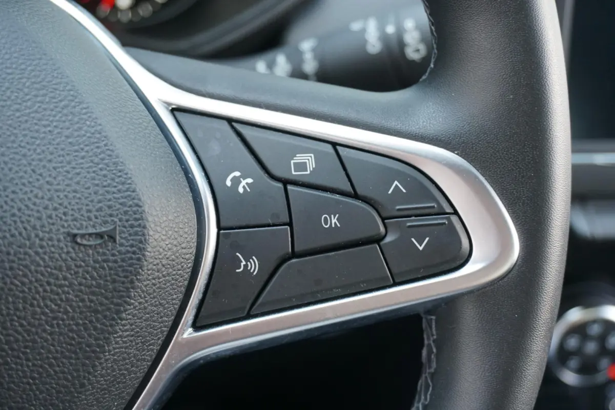 1.0 TCe Zen + CARPLAY / PDC / NAVIGATIE