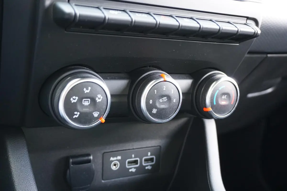 1.0 TCe Zen + CARPLAY / PDC / NAVIGATIE