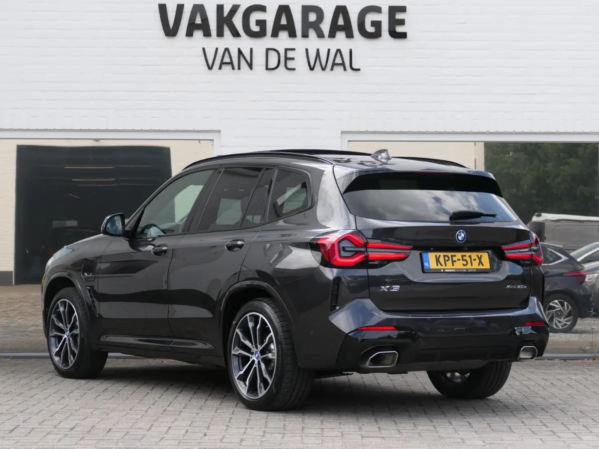 xDrive30e M-Sport | Facelift | Shadow line | Panoramadak | Leder | Laser LED | Stuur-/Stoelverwarming | Apple/Android carplay | Head-up display | Achteruitrijcamera | Elektrische achterklep 