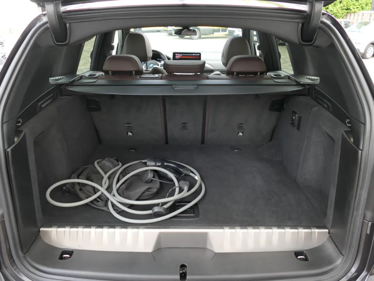 xDrive30e M-Sport | Facelift | Shadow line | Panoramadak | Leder | Laser LED | Stuur-/Stoelverwarming | Apple/Android carplay | Head-up display | Achteruitrijcamera | Elektrische achterklep 