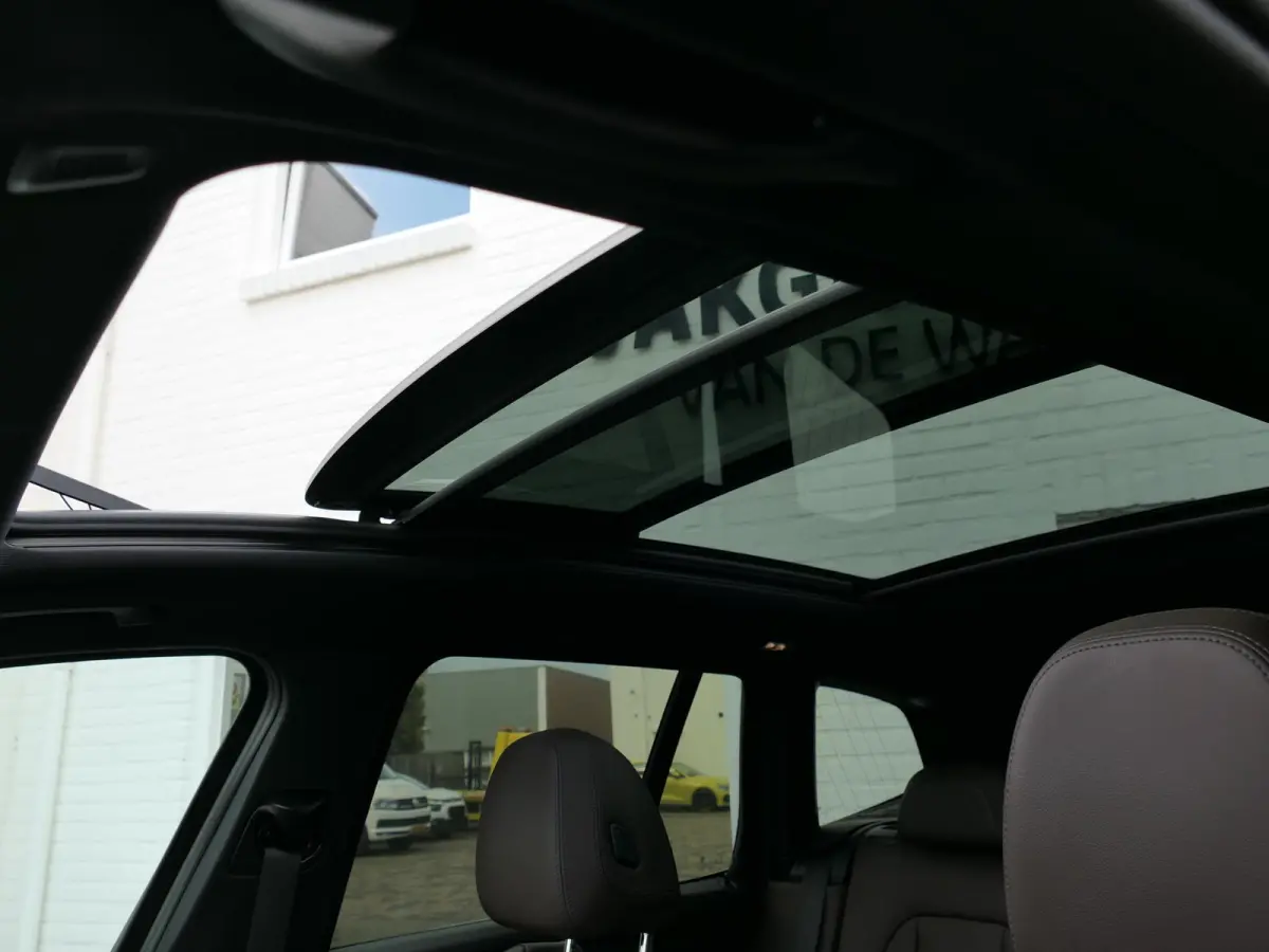 xDrive30e M-Sport | Facelift | Shadow line | Panoramadak | Leder | Laser LED | Stuur-/Stoelverwarming | Apple/Android carplay | Head-up display | Achteruitrijcamera | Elektrische achterklep 