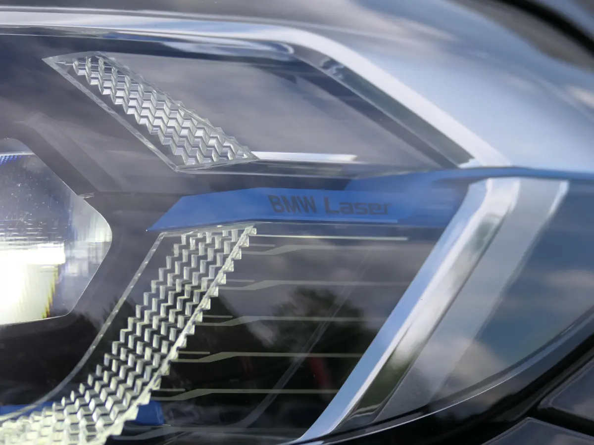 xDrive30e M-Sport | Facelift | Shadow line | Panoramadak | Leder | Laser LED | Stuur-/Stoelverwarming | Apple/Android carplay | Head-up display | Achteruitrijcamera | Elektrische achterklep 