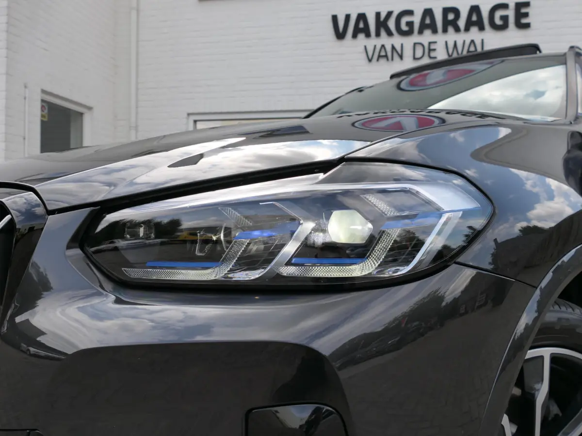 xDrive30e M-Sport | Facelift | Shadow line | Panoramadak | Leder | Laser LED | Stuur-/Stoelverwarming | Apple/Android carplay | Head-up display | Achteruitrijcamera | Elektrische achterklep 