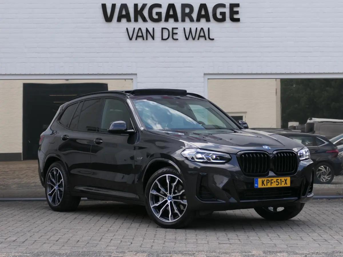 xDrive30e M-Sport | Facelift | Shadow line | Panoramadak | Leder | Laser LED | Stuur-/Stoelverwarming | Apple/Android carplay | Head-up display | Achteruitrijcamera | Elektrische achterklep 