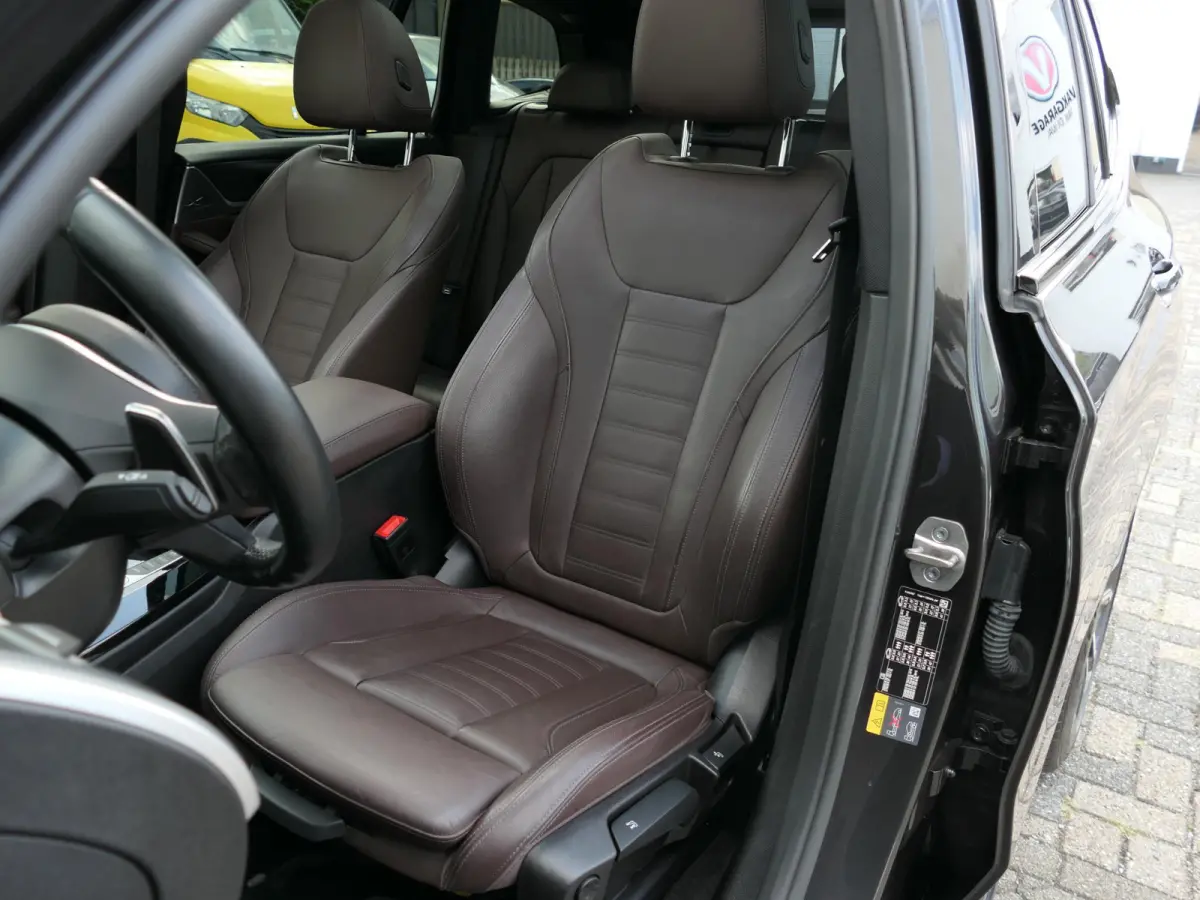 xDrive30e M-Sport | Facelift | Shadow line | Panoramadak | Leder | Laser LED | Stuur-/Stoelverwarming | Apple/Android carplay | Head-up display | Achteruitrijcamera | Elektrische achterklep 